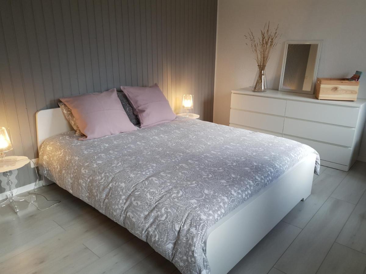 O Valanvron - Appartement Dans Une Ancienne Ferme Neuchateloise La Chaux De Fonds ภายนอก รูปภาพ