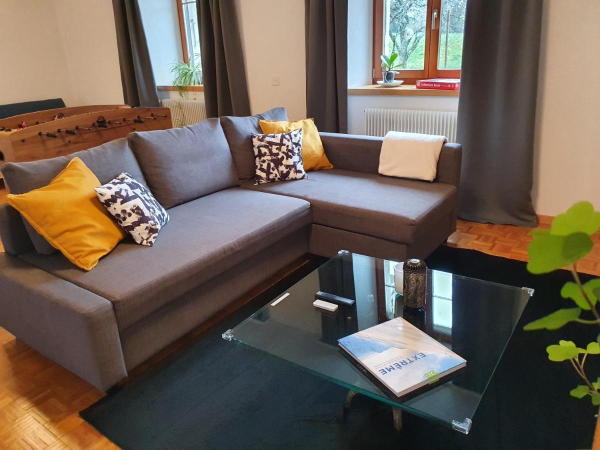 O Valanvron - Appartement Dans Une Ancienne Ferme Neuchateloise La Chaux De Fonds ภายนอก รูปภาพ